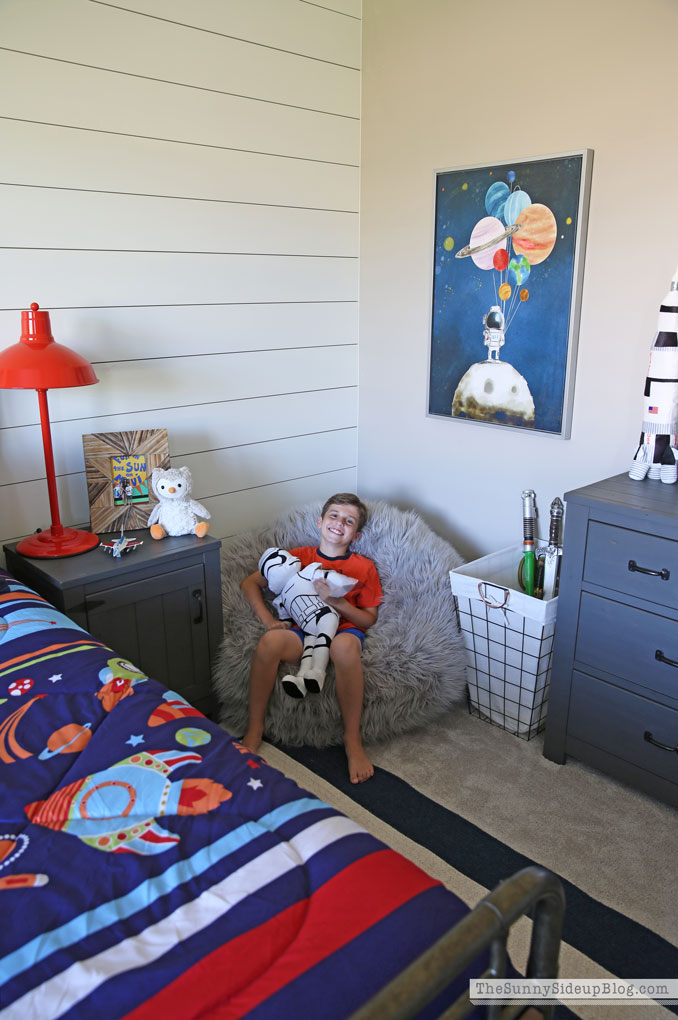 Boys Space Themed Bedroom (Sunny Lifestyles)