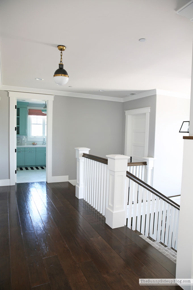 Shiplap Hallway Decor Plan (Sunny Lifestyles)
