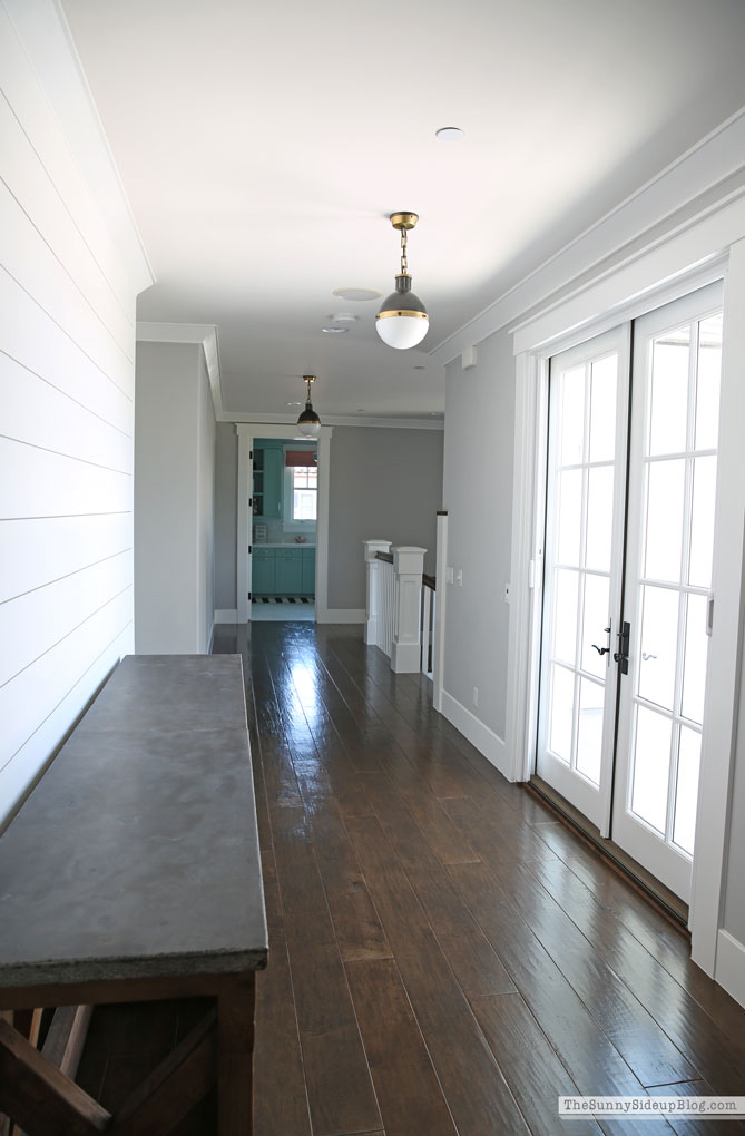 Shiplap Hallway Decor Plan (Sunny Lifestyles)