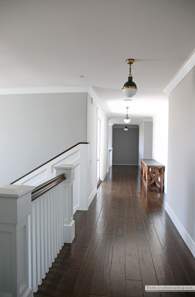 Shiplap Hallway Decor Plan (Sunny Lifestyles)