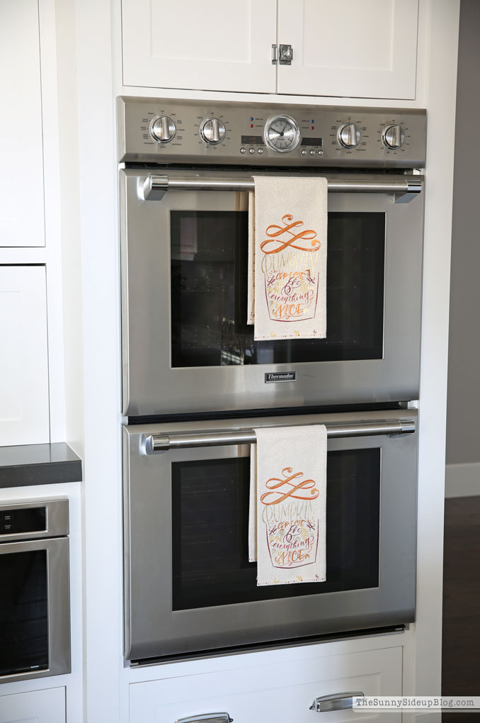 Fall Kitchen (Sunny Lifestyles)