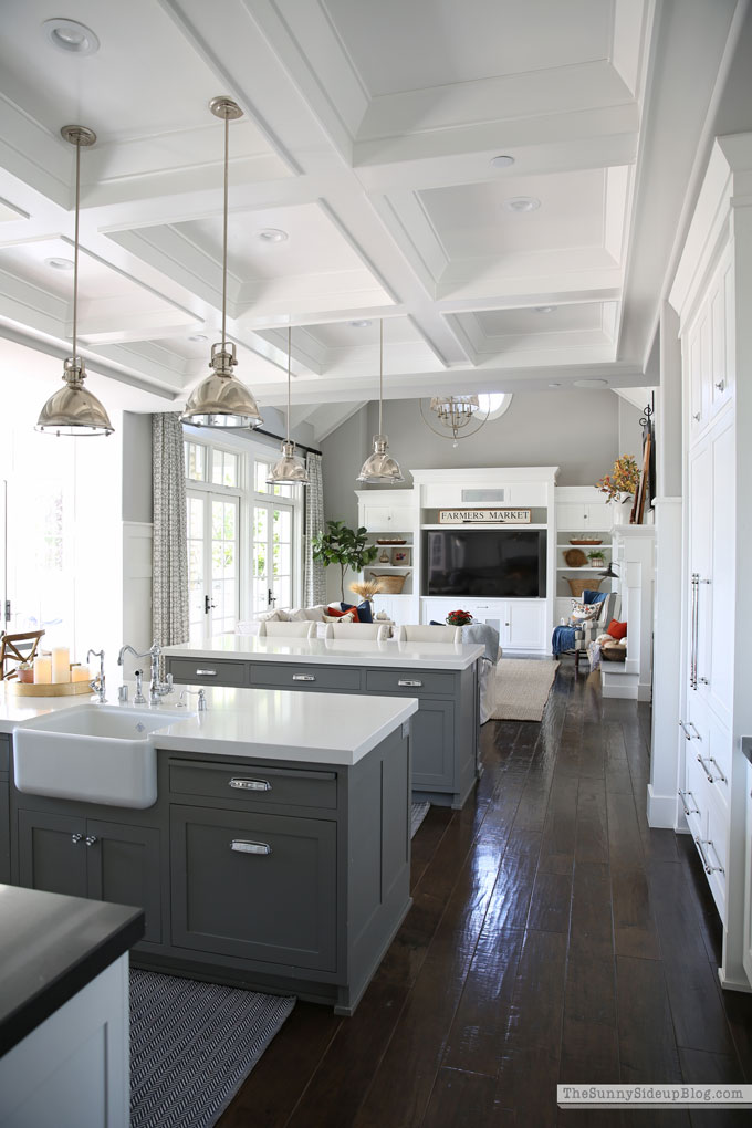 Fall Family Room (Sunny Lifestyles)