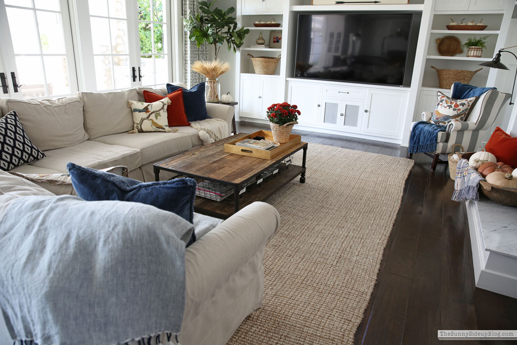 Fall Family Room (Sunny Lifestyles)