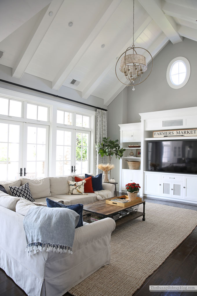 Fall Family Room (Sunny Lifestyles)