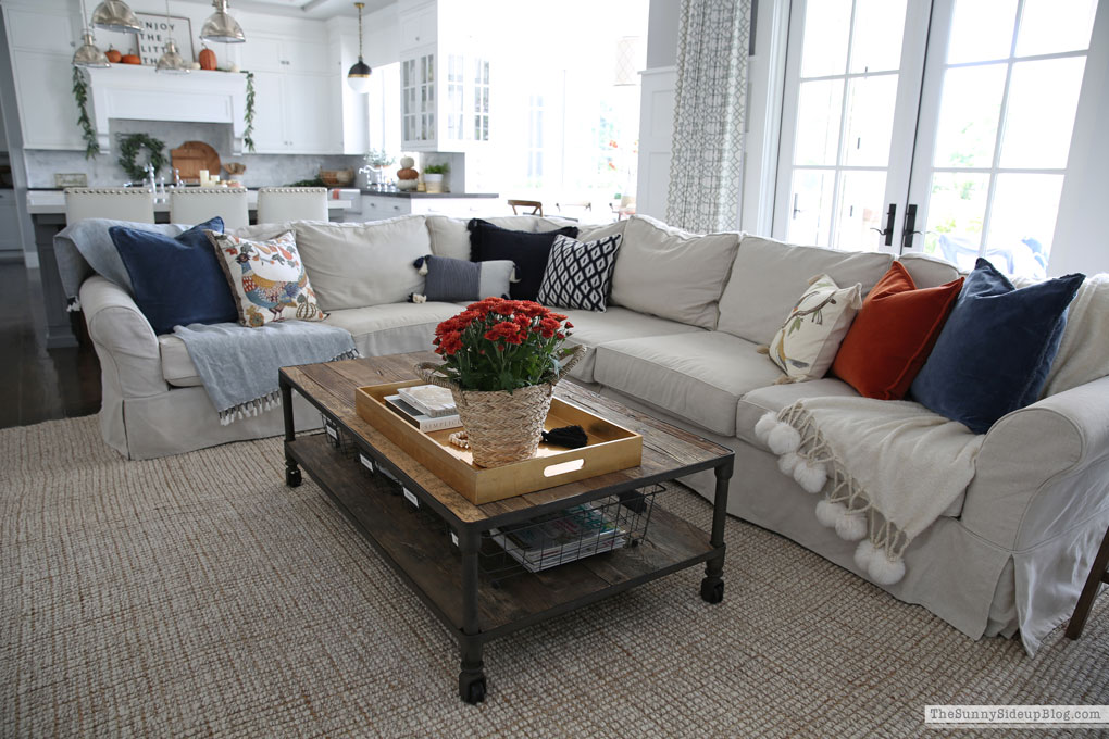Fall Family Room (Sunny Lifestyles)