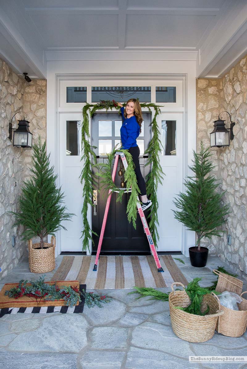 Christmas Front Porch (Sunny Lifestyles)