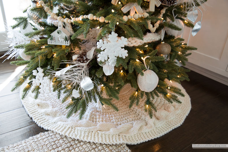 Christmas Tree Decorating (Sunny Lifestyles)