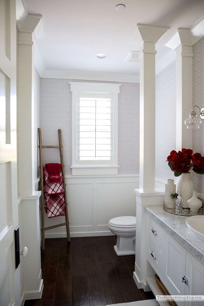 Christmas Bathroom (Sunny Lifestyles)