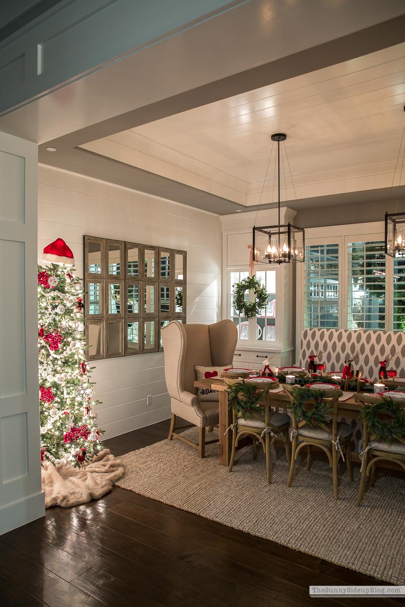 Christmas Dining Room (Sunny Lifestyles)