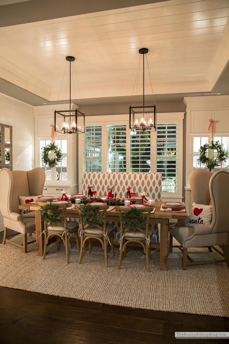 Christmas Dining Room (Sunny Lifestyles)