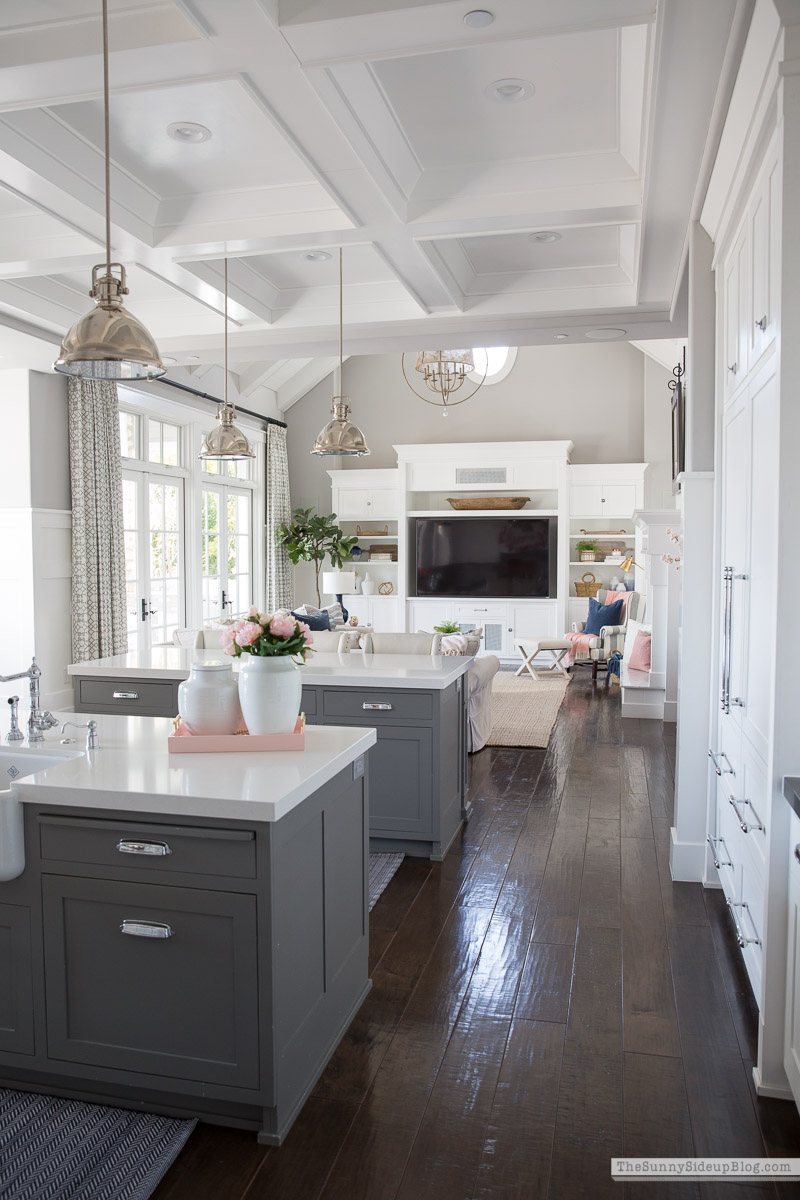 Spring Living Room (Sunny Lifestyles)
