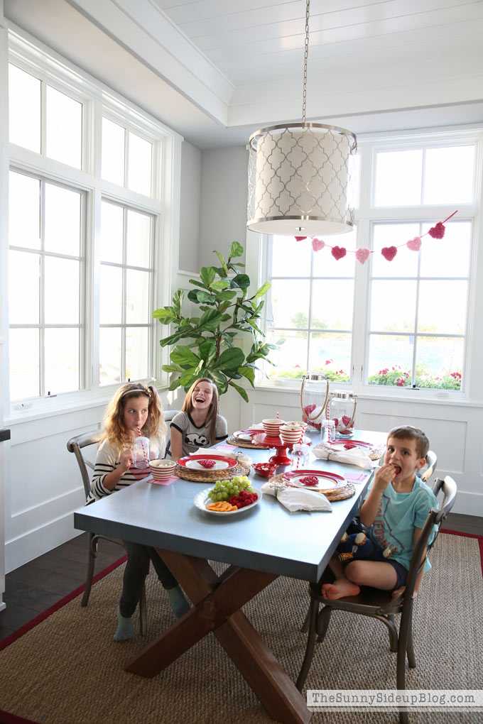 Valentine's Day Table (Sunny Lifestyles)