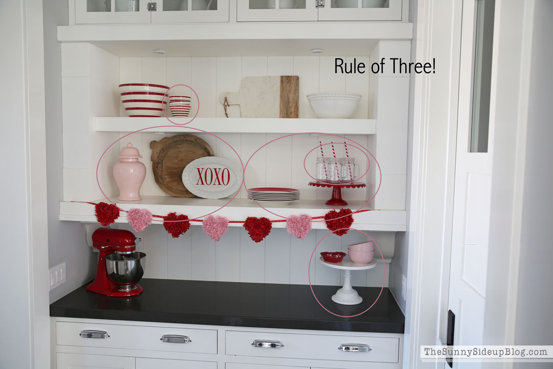 Rule of three - shelf styling (Sunny Lifestyles)
