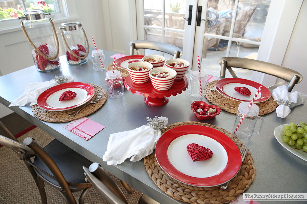 Valentine's Day Table (Sunny Lifestyles)
