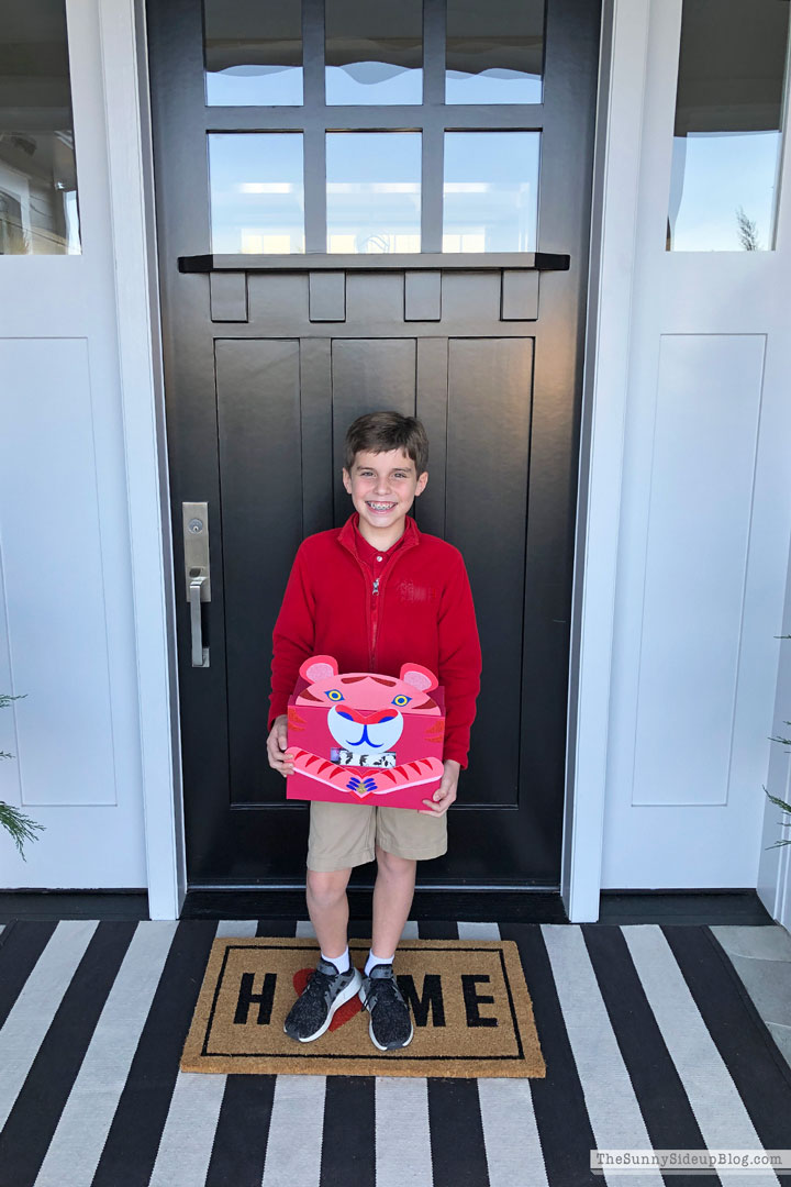 Valentine Porch (Sunny Lifestyles)