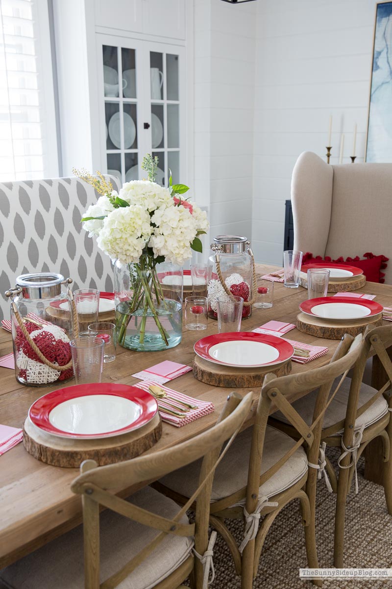 Valentine's Day Table (Sunny Lifestyles)