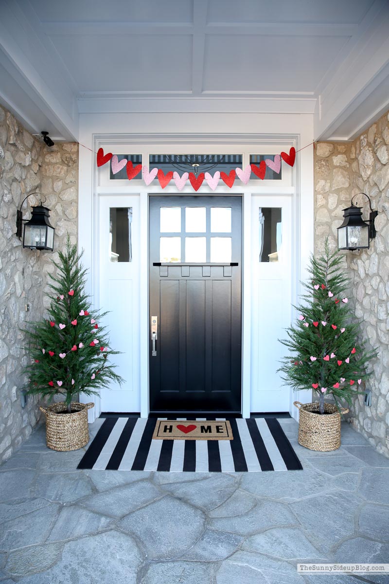 Valentine Porch (Sunny Lifestyles)
