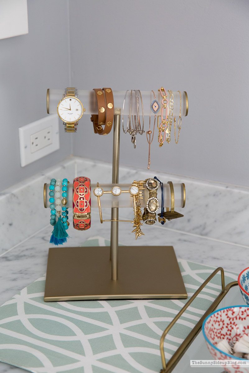 Organized Bathroom Drawers (Sunny Lifestyles)