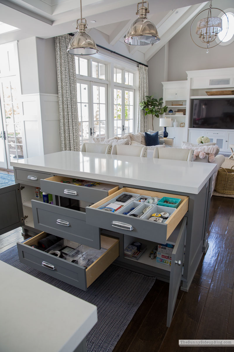 Organized Kitchen (Sunny Lifestyles)