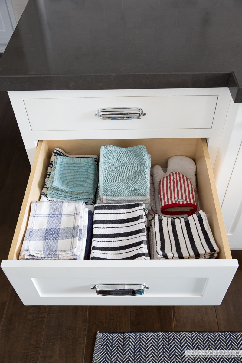Organized Kitchen (Sunny Lifestyles)