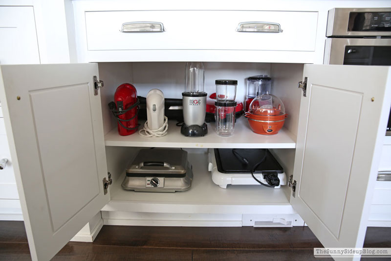 Organized Kitchen (Sunny Lifestyles)