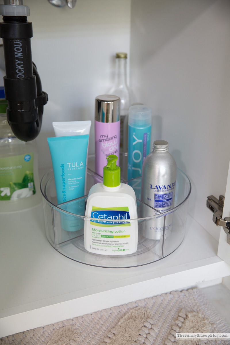 Organized Bathroom Drawers (Sunny Lifestyles)