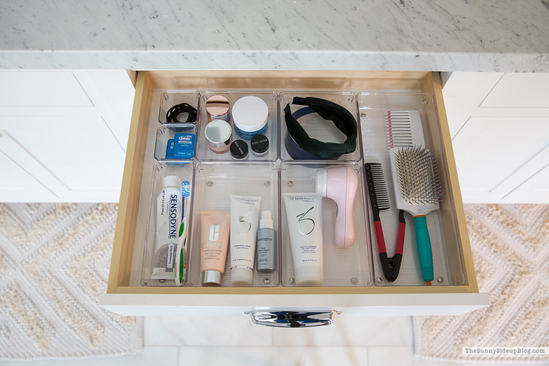 Organized Bathroom Drawers (Sunny Lifestyles)