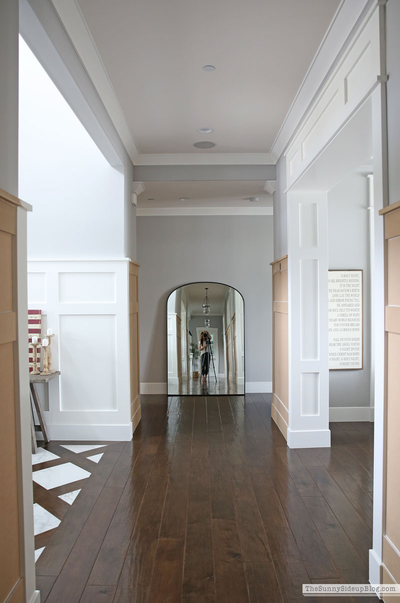 Hallway Molding (Sunny Lifestyles)