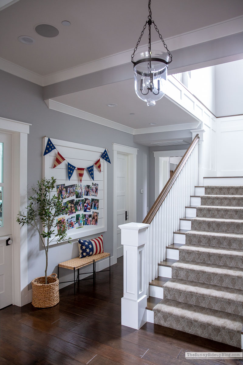 4th of July Picture Gallery Wall (Sunny Lifestyles)