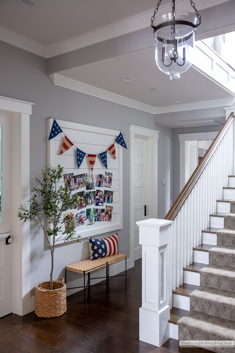 4th of July Picture Gallery Wall (Sunny Lifestyles)