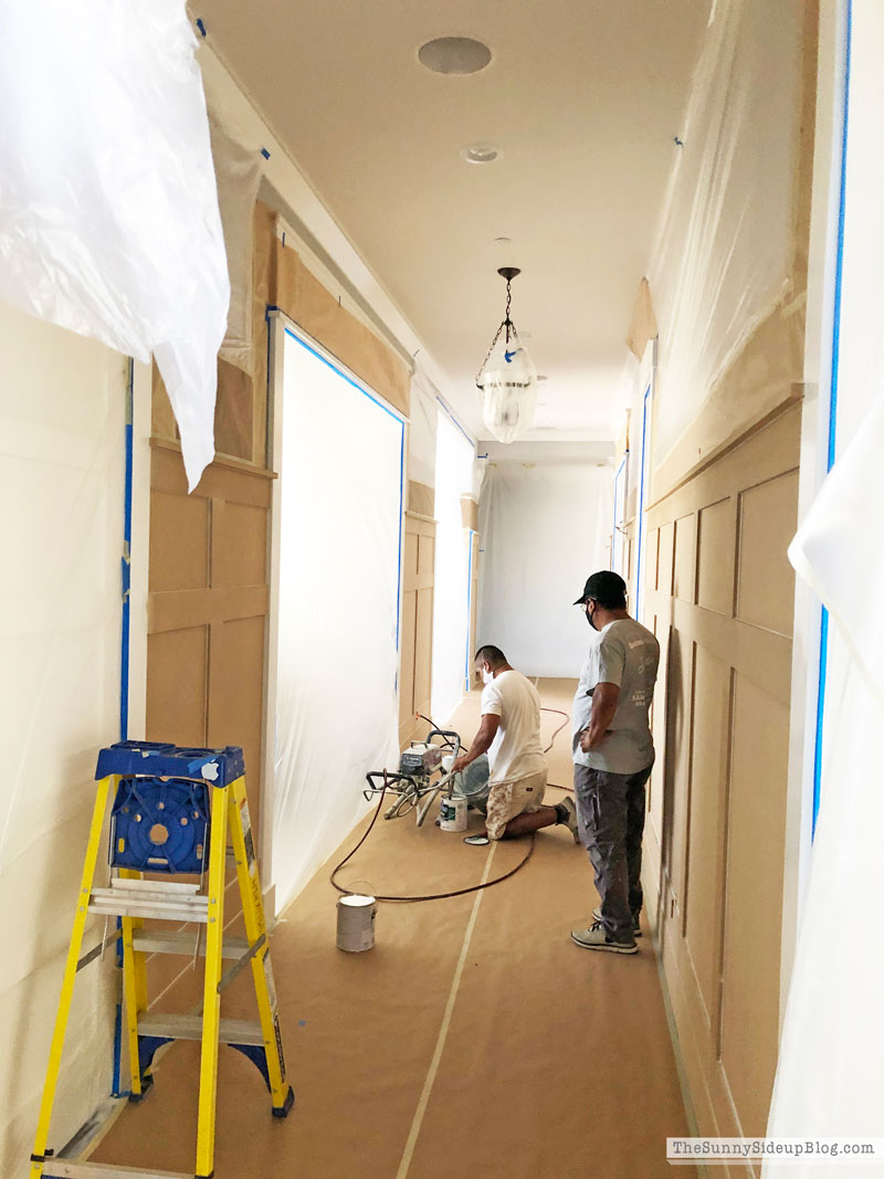 hallway molding (Sunny Lifestyles)