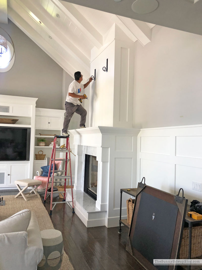 hallway molding (Sunny Lifestyles)