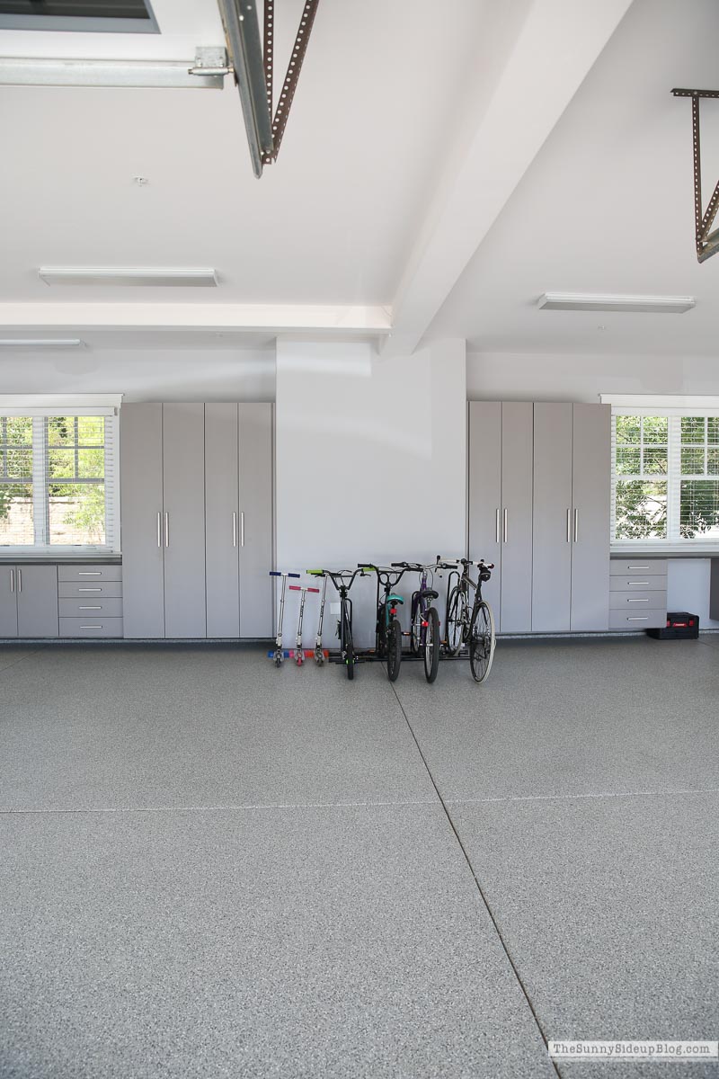 Organized Bikes (Sunny Lifestyles)