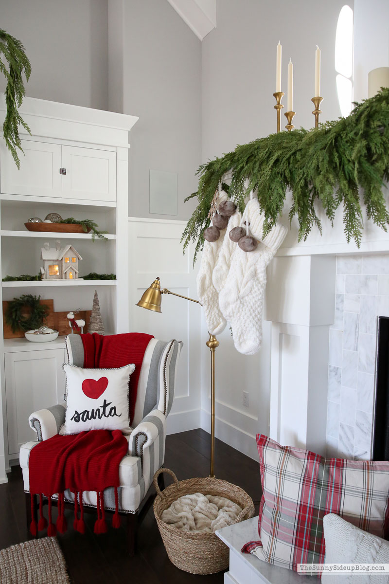 Christmas Favorites (Sunny Lifestyles)