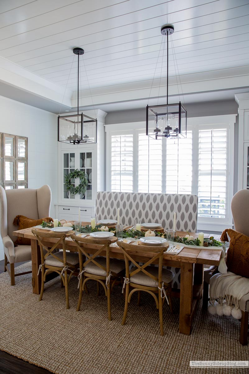 Fall dining room (Sunny Lifestyles)