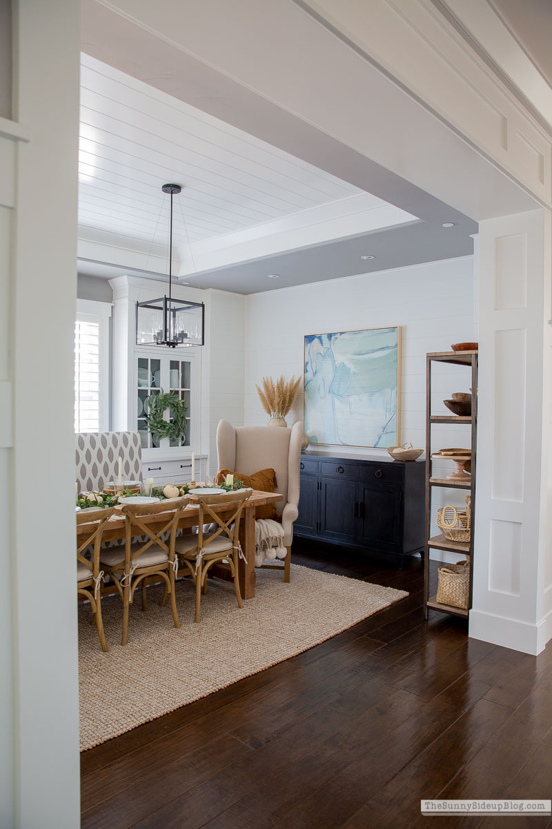 Fall dining room (Sunny Lifestyles)