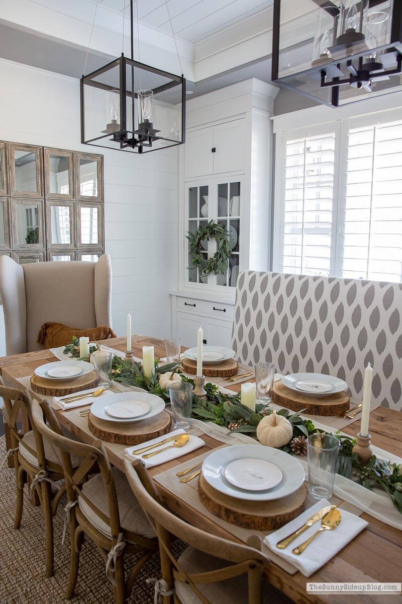 Fall dining room (Sunny Lifestyles)