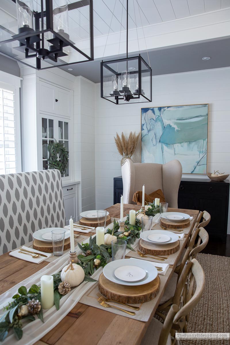 Fall dining room (Sunny Lifestyles)