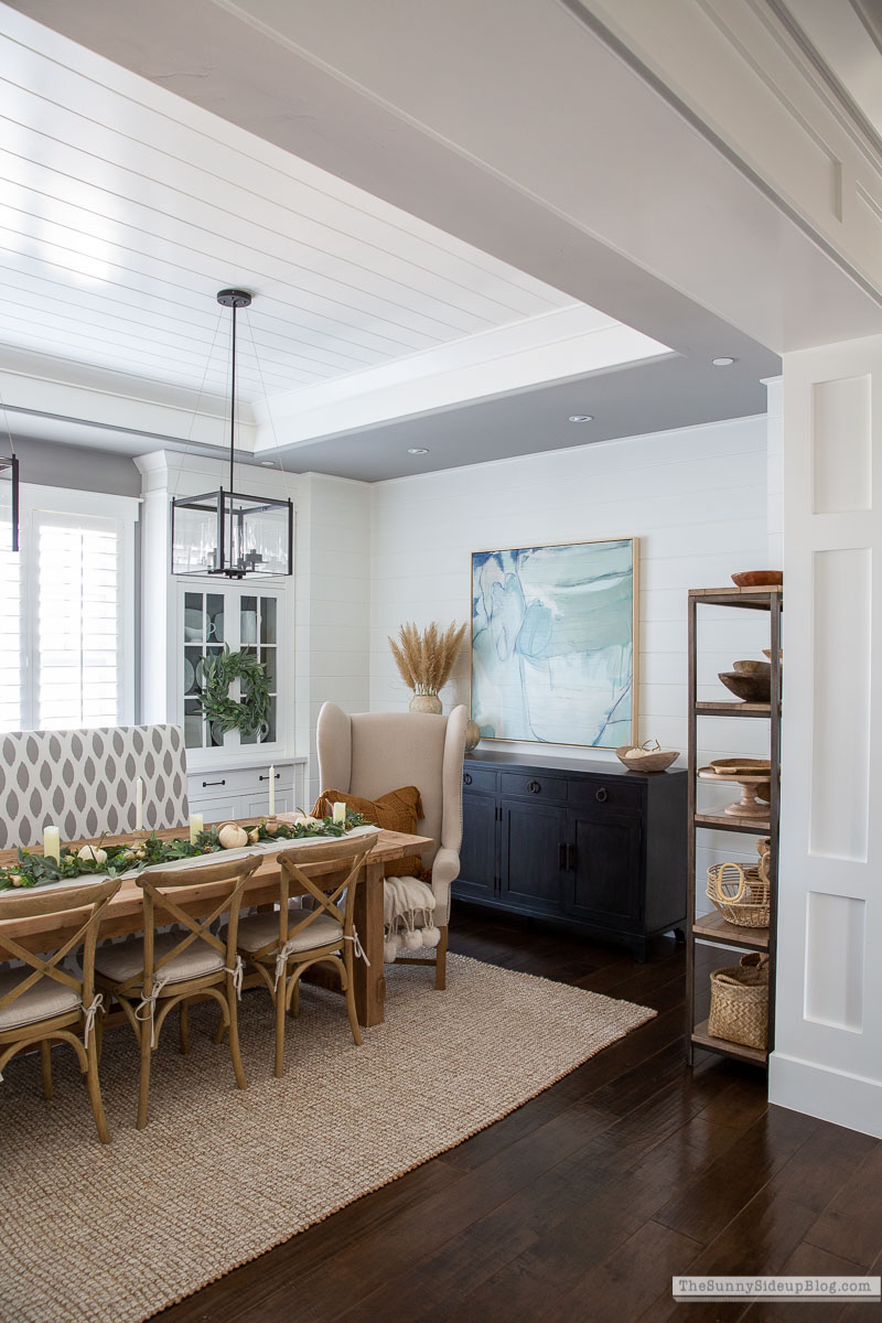Fall dining room (Sunny Lifestyles)