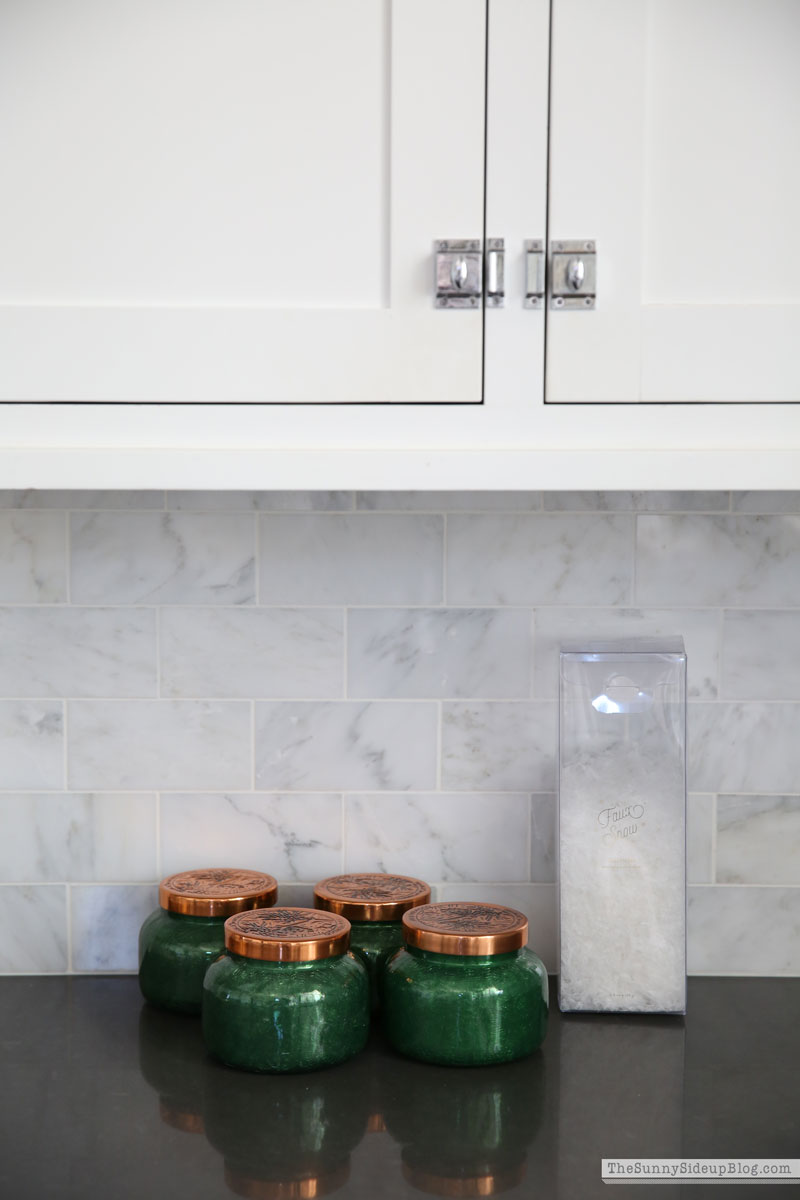 Cozy Kitchen Window (Sunny Lifestyles)
