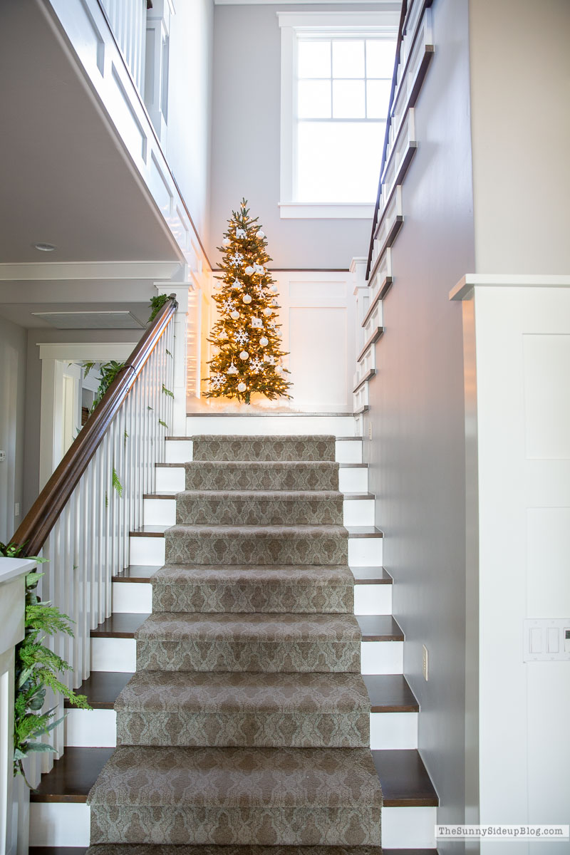 Stair Landing Tree (Sunny Lifestyles) 