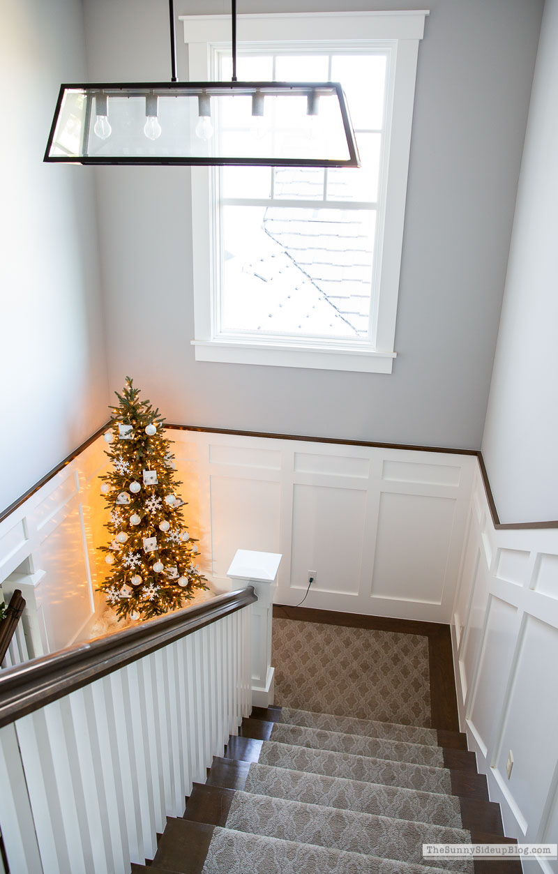 Stair Landing Tree (Sunny Lifestyles) 