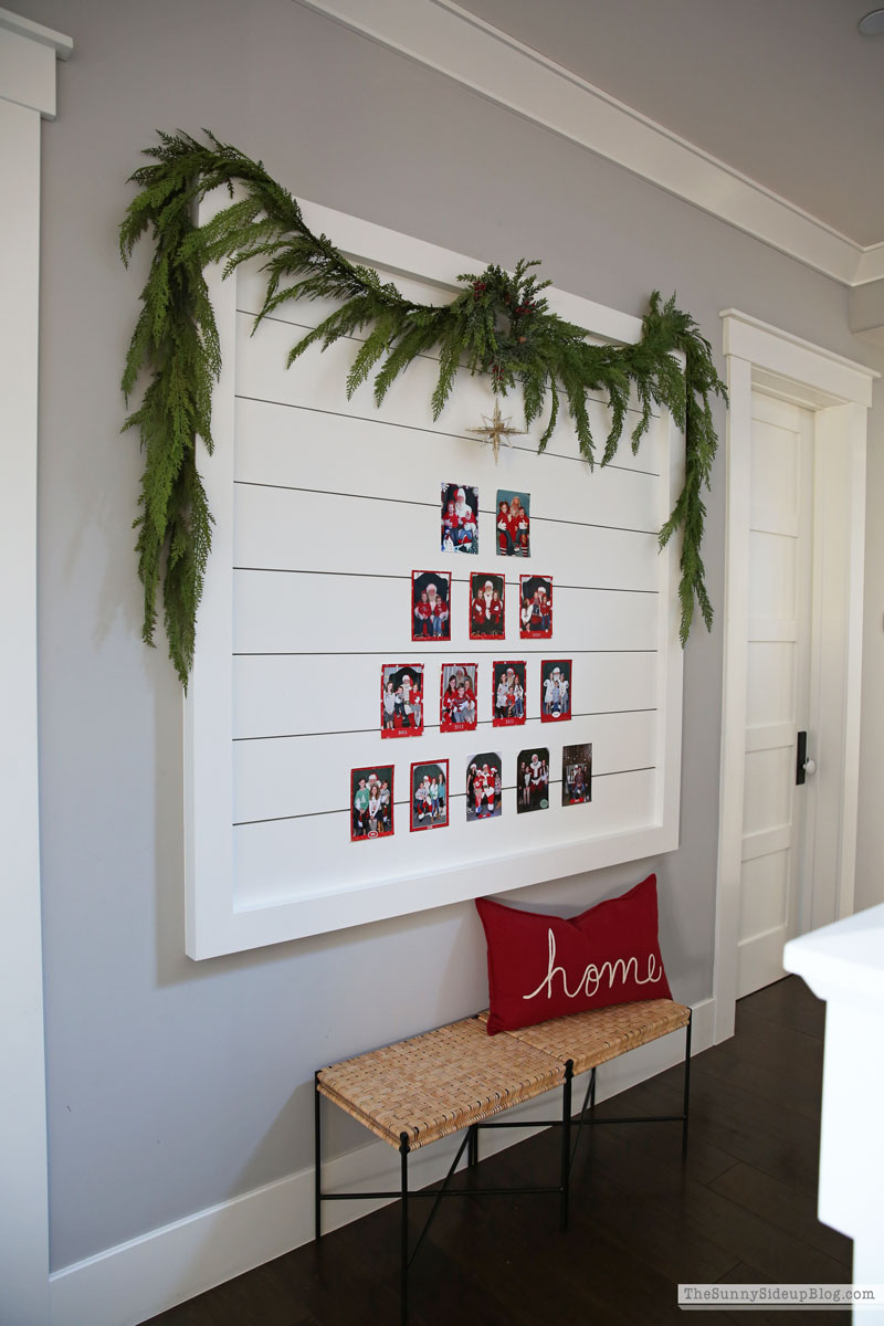 Shiplap Santa picture display (Sunny Lifestyles)