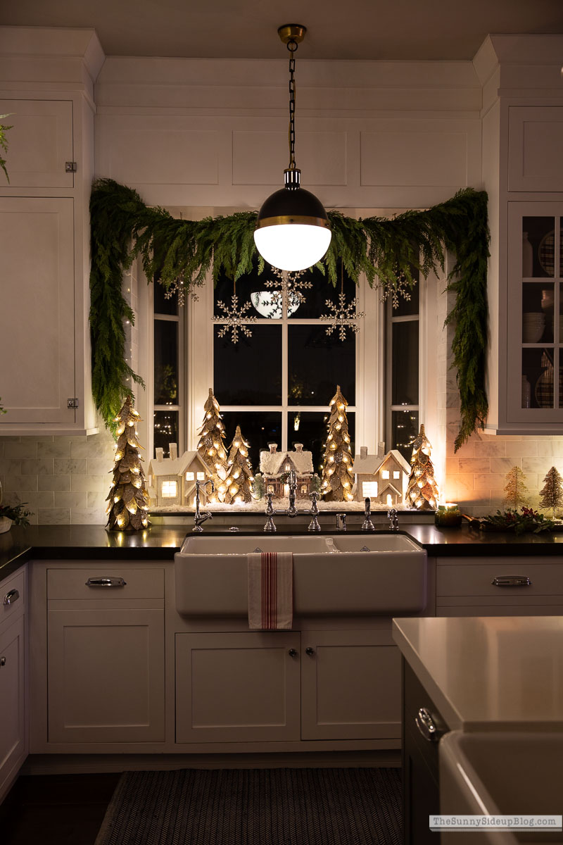 Night Lights (Sunny Lifestyles)