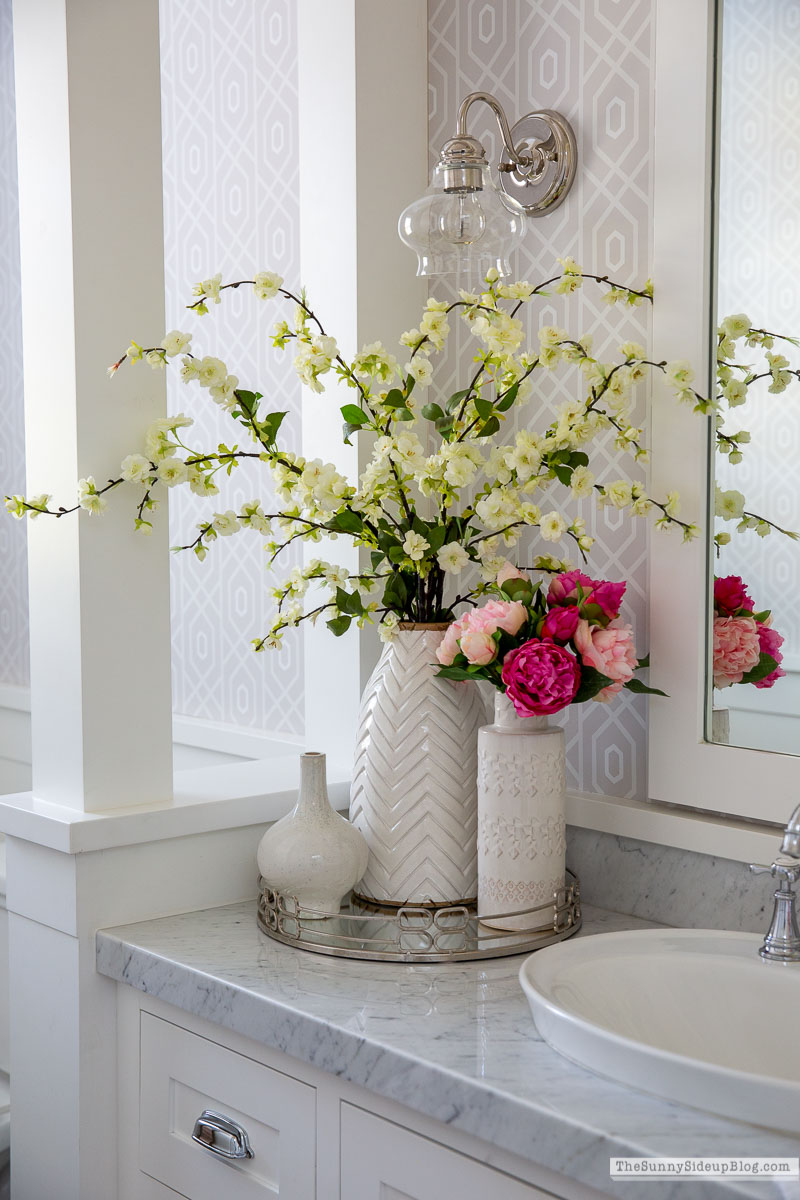 Valentine's Day Bathroom (Sunny Lifestyles)