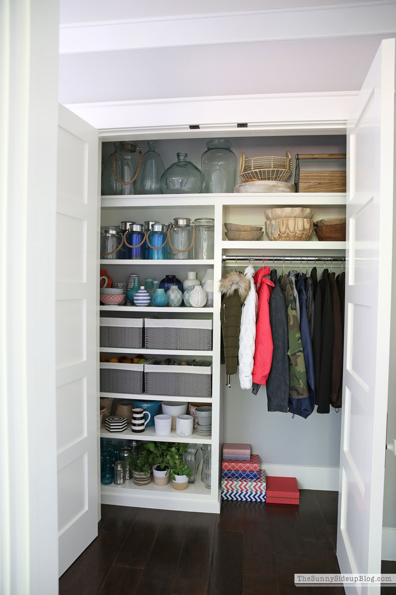 Organized Closets (Sunny Lifestyles)