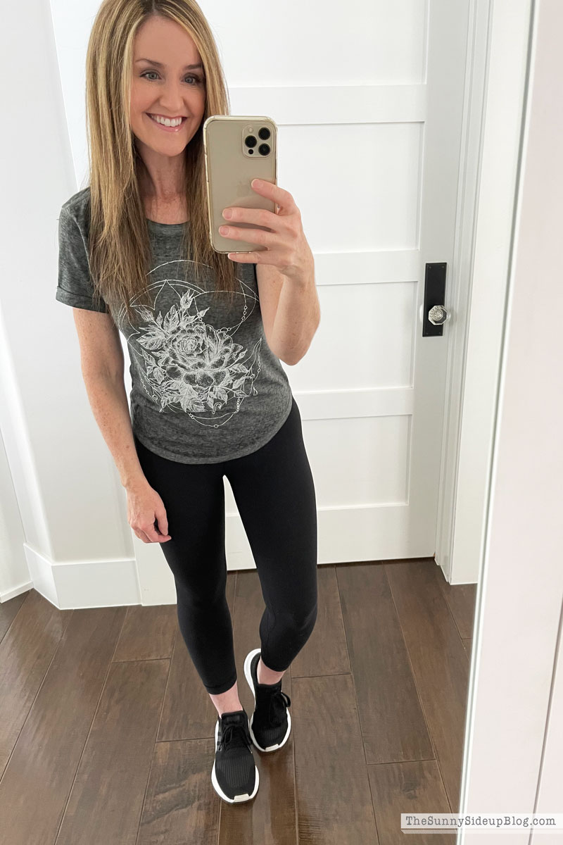 Spring fashion (Sunny Lifestyles)