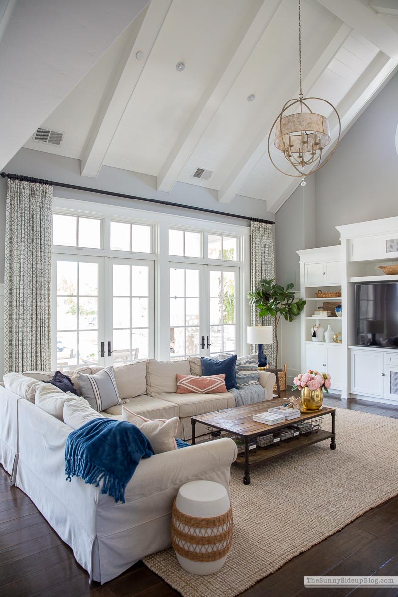 Spring Family Room (Sunny Lifestyles)