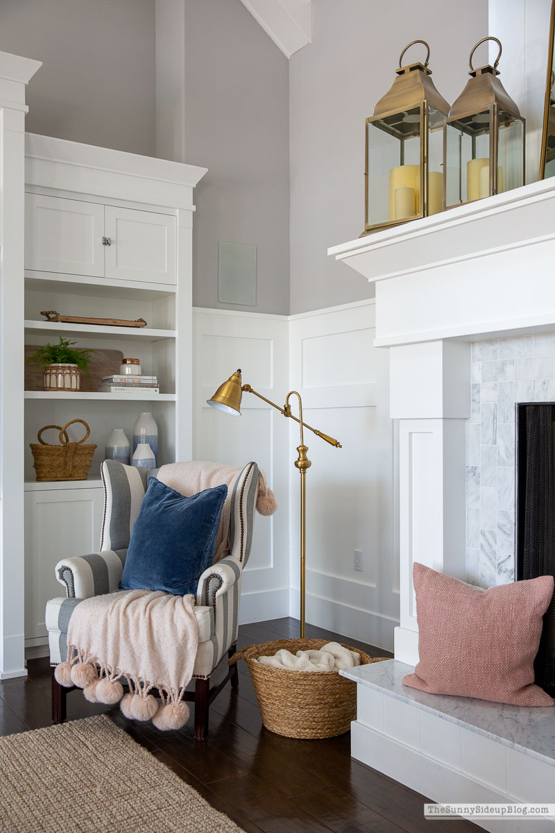 Spring Family Room (Sunny Lifestyles)