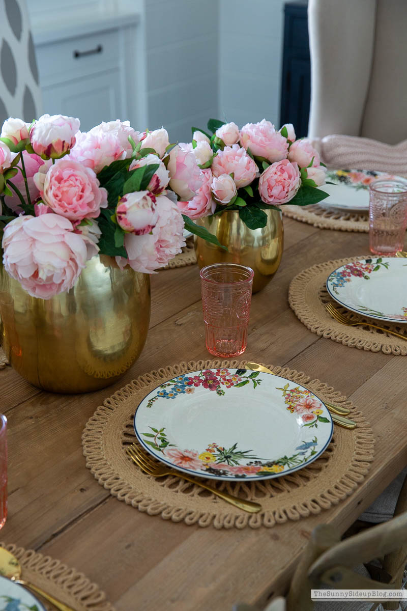 Spring/Summer Tablescape (Sunny Lifestyles)